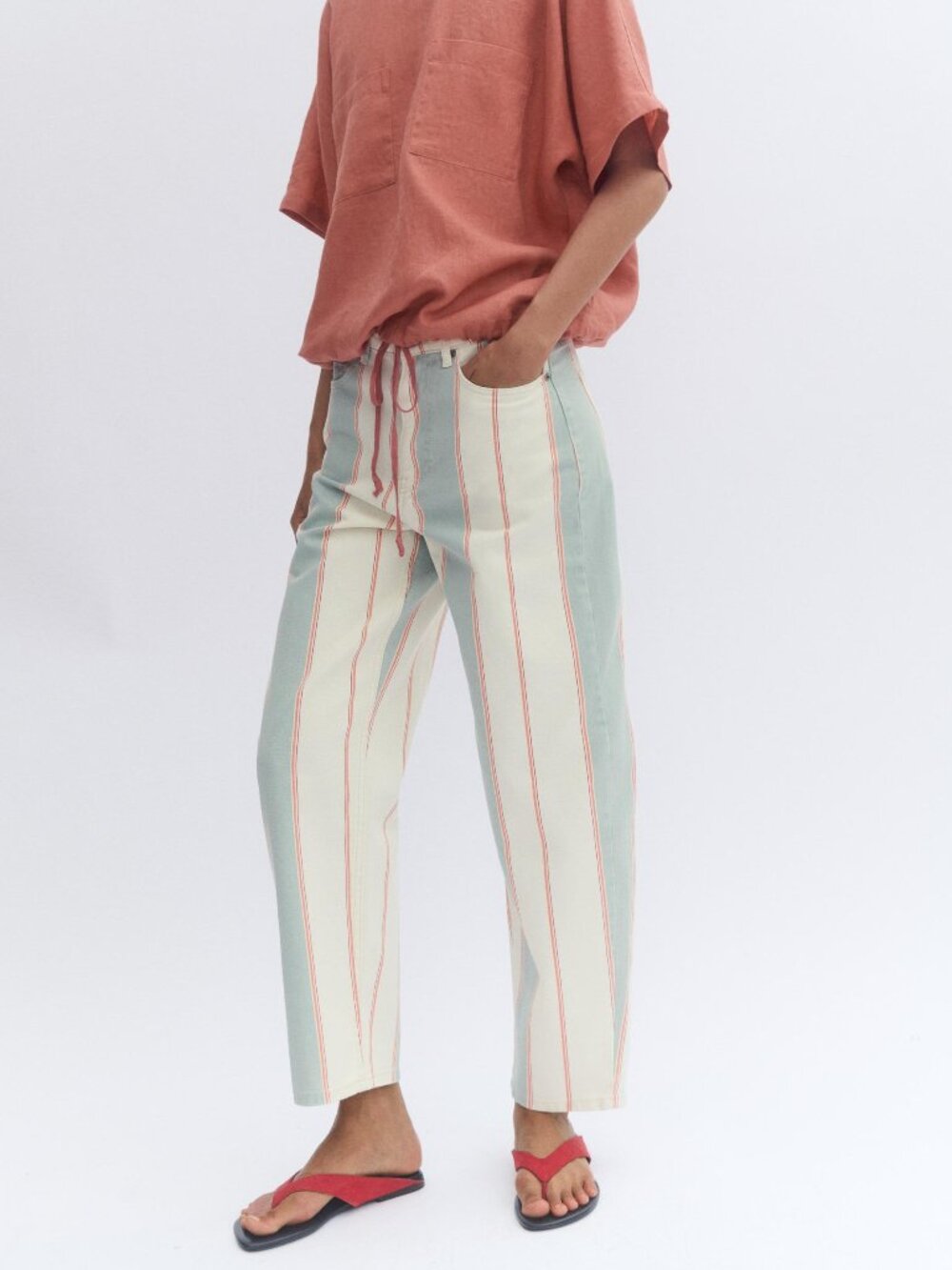 ZW COLLECTION MID-RISE STRIPED TAPERED JEANS  Size 26 (US 2)
